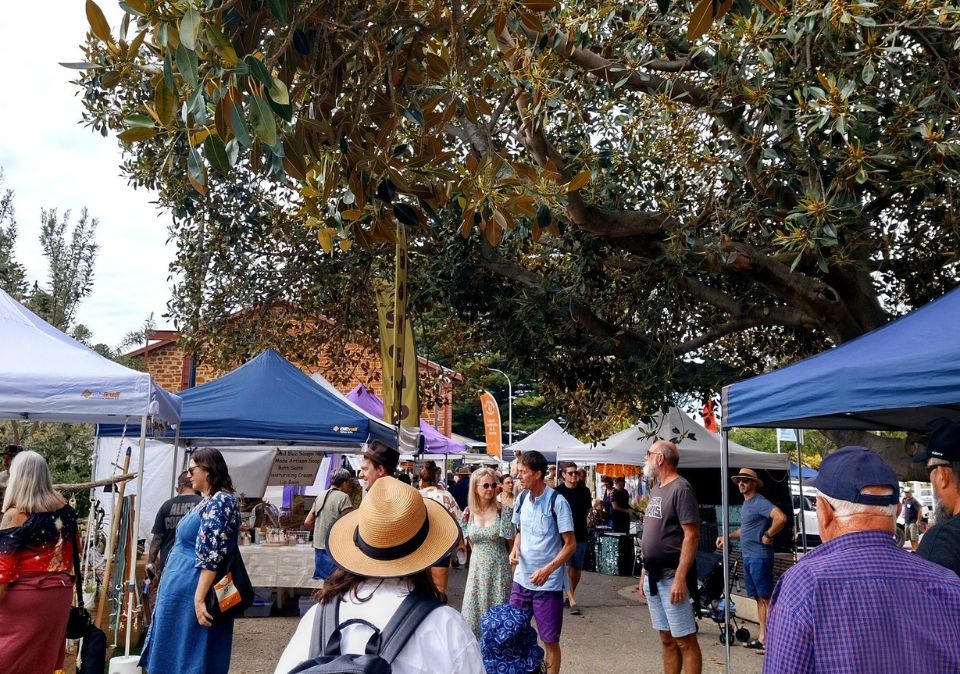 Victor Harbor Artisan Market Crowd 2