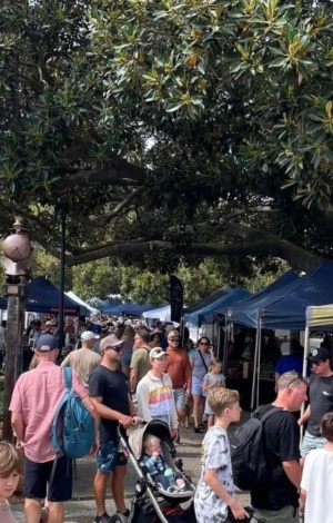 Victor Harbor Artisan Market Crowd